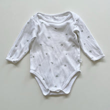 Load image into Gallery viewer, BABU Org L/S Bodysuit White/Stars (6-12m)
