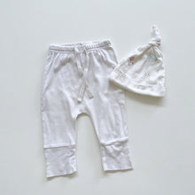 Load image into Gallery viewer, Nature Baby Organic Pants + Hat Bundle 2x (0-3m)
