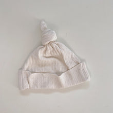 Load image into Gallery viewer, Nature Baby Organic Pointelle Hat Cream (0-6m)
