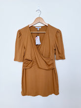 Load image into Gallery viewer, Envie de Fraise Breastfeeding/ Maternity Top Camel NEW (M/L)
