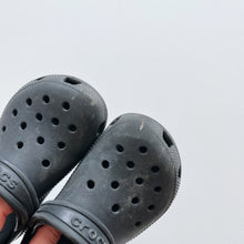 Load image into Gallery viewer, Crocs Black (C11)
