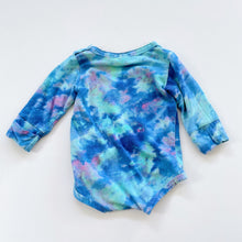 Load image into Gallery viewer, Kip &amp; Co Organic Bodysuit Blue Tie Dye (3-6m)

