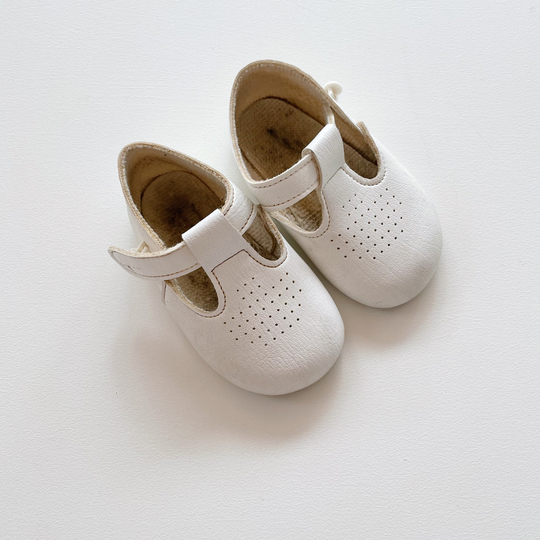 White T-Bar Shoes (EU19)