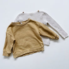 Load image into Gallery viewer, Kindy Sweater Bundle 2x (2y)
