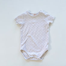 Load image into Gallery viewer, Seed Rib S/S Bodysuit Oatmeal / Dots (6-12m)
