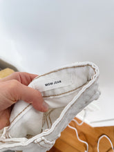 Load image into Gallery viewer, Cotton On Mom Jeans Beige/Tan Trim (AUS10)
