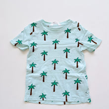 Load image into Gallery viewer, H&amp;M Palm Trees Tee Light Blue (5y)

