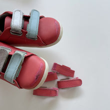 Load image into Gallery viewer, Bobux Step Up Grass Court Switch Guava / Silver (EU21 /UK 4.5/ US 5)
