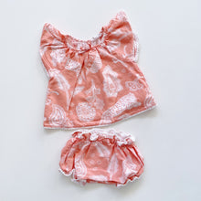 Load image into Gallery viewer, Country Road Linen Blend Set Peach/ Pattern (3-6m)

