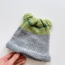 Load image into Gallery viewer, Handmade Beanie Grey Mouse (1-2y)
