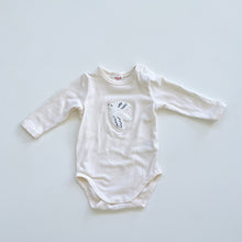 Load image into Gallery viewer, Seed Bodysuit Dove Cream (0-3m)
