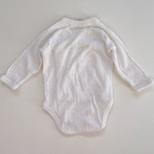 Load image into Gallery viewer, Nature Baby Organic Kimono Style Bodysuit L/S Cream (newborn)
