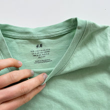 Load image into Gallery viewer, H&amp;M T-Shirt Green (4y)
