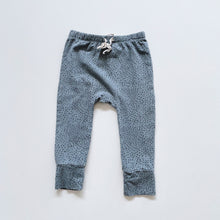 Load image into Gallery viewer, Buck &amp; Baa Organic Pants Green Black Speckles (3-6m)
