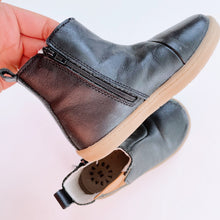 Load image into Gallery viewer, Pretty Brave Leather Boots Black (EU24)
