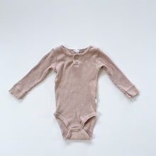 Load image into Gallery viewer, Jamie Kay Organic Ribbed L/S Bodysuit Bunny Marle (6-12m)
