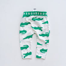 Load image into Gallery viewer, Bonds Pants Green Crocs (3-6m)
