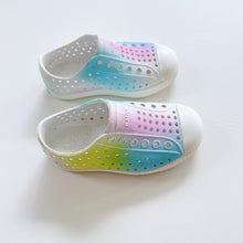 Load image into Gallery viewer, Native Rainbow Slip Ons (C7 about EU23)
