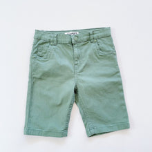 Load image into Gallery viewer, Breakers Shorts Green (7y)
