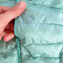 Load image into Gallery viewer, Down Travel Puffer Vest + Bag Mint Green (3-4y)
