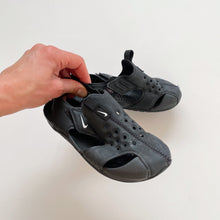 Load image into Gallery viewer, Nike Sunray Protect Black (EU27)
