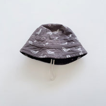 Load image into Gallery viewer, Nature Baby Bucket Sunhat Grey Seagulls (M/6m-2y))
