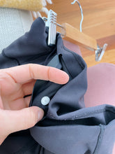 Load image into Gallery viewer, Lululemon Bike Shorts Black  (Lulu 6 = women S)
