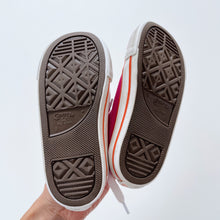 Load image into Gallery viewer, Converse Shoes Pink (EU25/US9/UK9)
