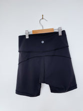 Load image into Gallery viewer, Lululemon Bike Shorts Black  (Lulu 6 = women S)
