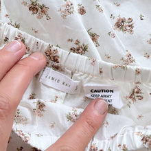 Load image into Gallery viewer, Jamie Kay Organic Floral S/S Shirt + Shorts (3y)
