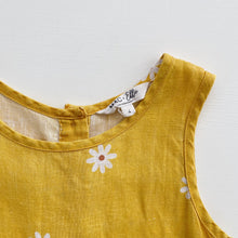 Load image into Gallery viewer, Mac &amp; Ellie Linen Dress Yellow Daisies (4y)
