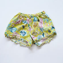 Load image into Gallery viewer, Fox &amp; Finch Floral Shorts (4y)
