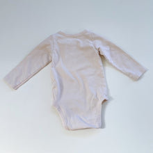 Load image into Gallery viewer, Burrow &amp; Be Organic Bodysuit Cream Kiwi (6-12m)
