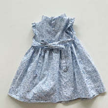 Load image into Gallery viewer, Mélèze Hand-Smocked Dress - Floral Blue (18m)
