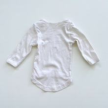 Load image into Gallery viewer, Nature Baby Organic L/S Top Hare (3-6m)
