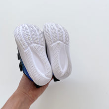 Load image into Gallery viewer, Nike Velcro Sneakers Grey (EU22/UK5.5/12cm)
