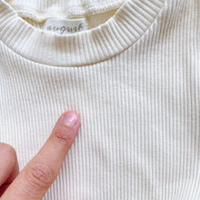 Load image into Gallery viewer, August Bear Rib Set Beige (3-6m)
