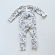 Load image into Gallery viewer, Wilson &amp; Frenchy Organic Onesie Woodland Friends (3-6m)
