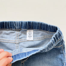Load image into Gallery viewer, H&amp;M Denim Shorts (5-6y)
