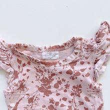 Load image into Gallery viewer, Burrow &amp; Be Organic Pink Floral Bodysuit (3-6m)
