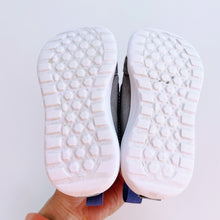 Load image into Gallery viewer, Vans Leather Shoes Velcro Grey (UK6.5/EU 23.5/ US 7)
