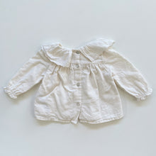 Load image into Gallery viewer, Luisiella White Collared Blouse (3-6m)
