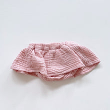 Load image into Gallery viewer, Bébé by Minihaha Muslin Bloomers Pink (3-6m)
