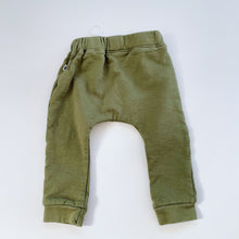 Load image into Gallery viewer, Burrow &amp; Be Organic Pants Green NEW (6-12m)
