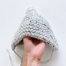 Load image into Gallery viewer, Chunky Knit Bonnet Grey Speckled (3-6m)

