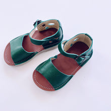 Load image into Gallery viewer, Young Soles Green Leather Sandals w/ Buckle NEW (EU22)
