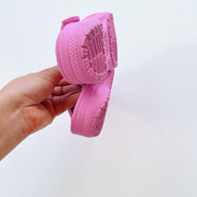 Load image into Gallery viewer, Crocs Pink (C9)

