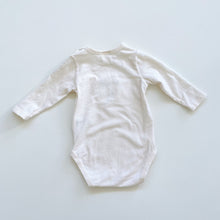 Load image into Gallery viewer, Seed Bodysuit Dove Cream (0-3m)
