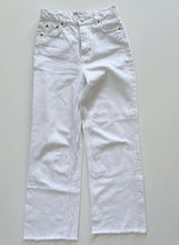 Load image into Gallery viewer, Zara White Flare Jeans Raw Hem (8)
