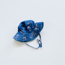 Load image into Gallery viewer, Dozer Swim Bucket Hat Blue Surfer *tagged bigger (12-18m)
